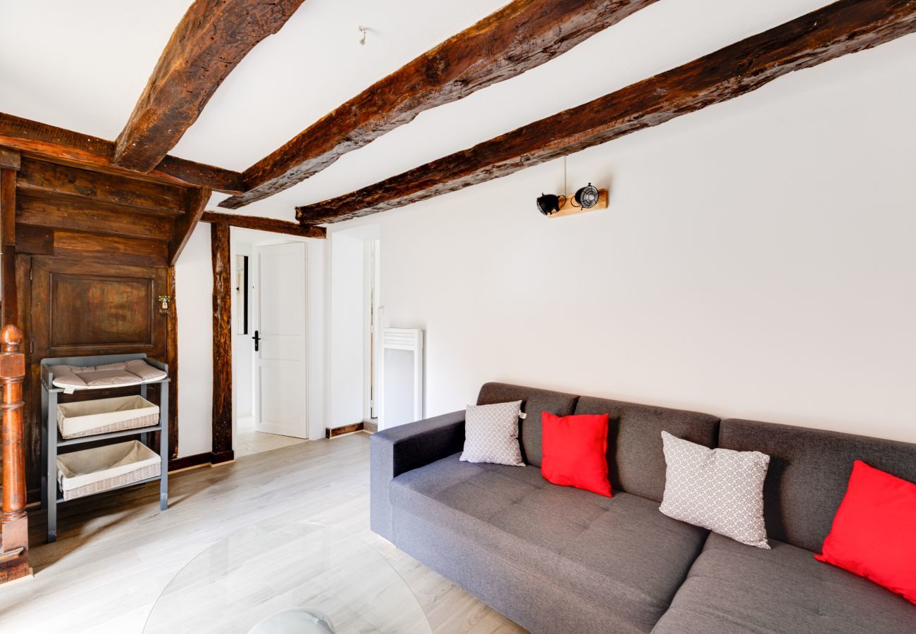 House in Montignac - Modern stone house with terrace for 6