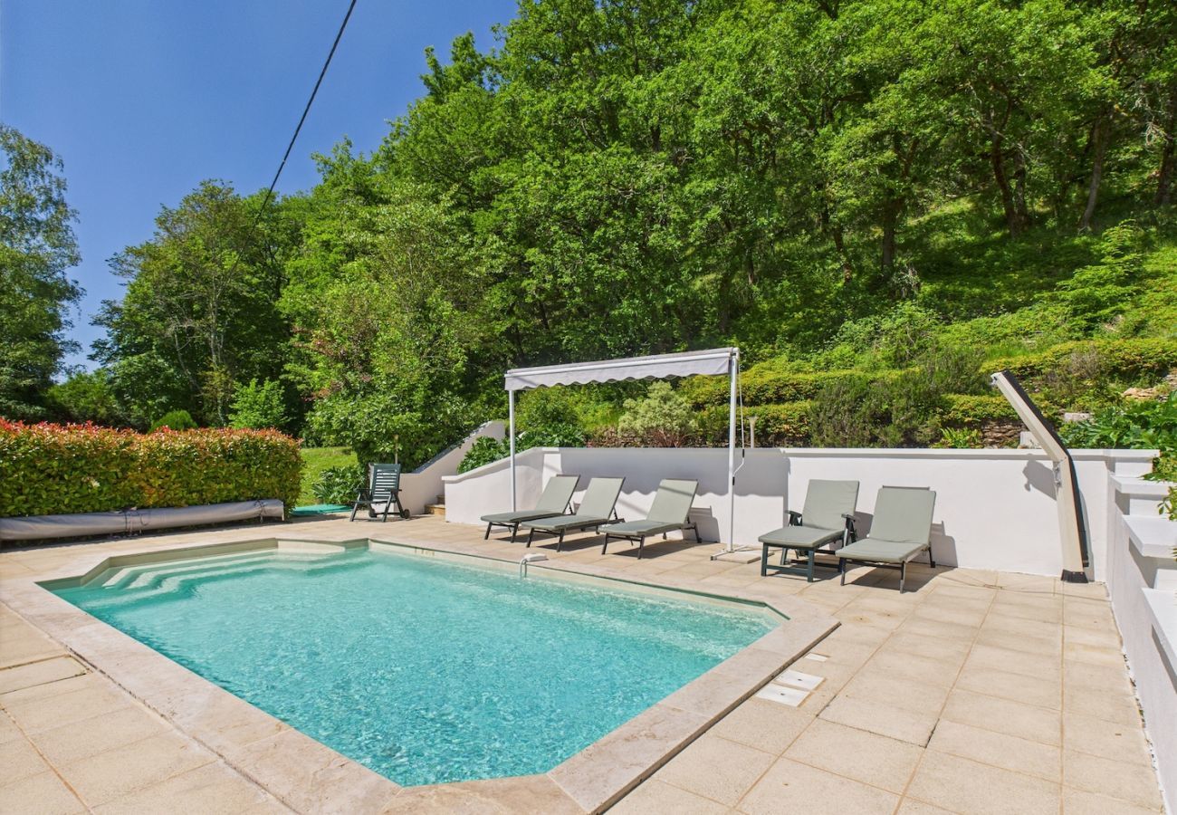 House in Thonac - Villa “Le Roc” for 11, garden and swimming pool