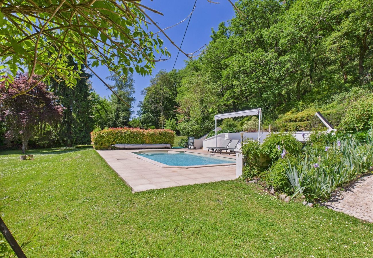 House in Thonac - Villa “Le Roc” for 11, garden and swimming pool