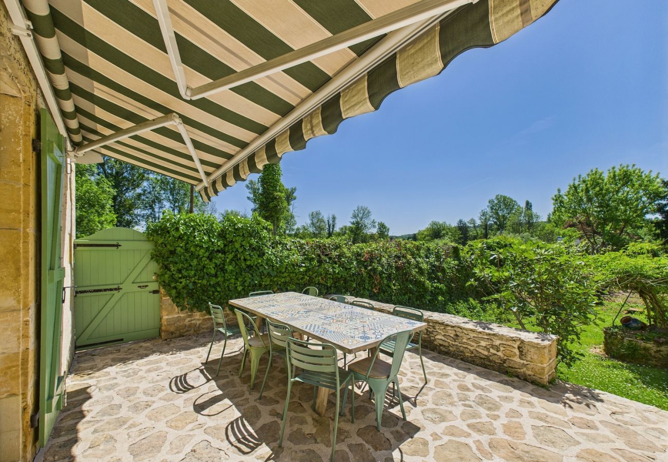 House in Thonac - Villa “Le Roc” for 11, garden and swimming pool