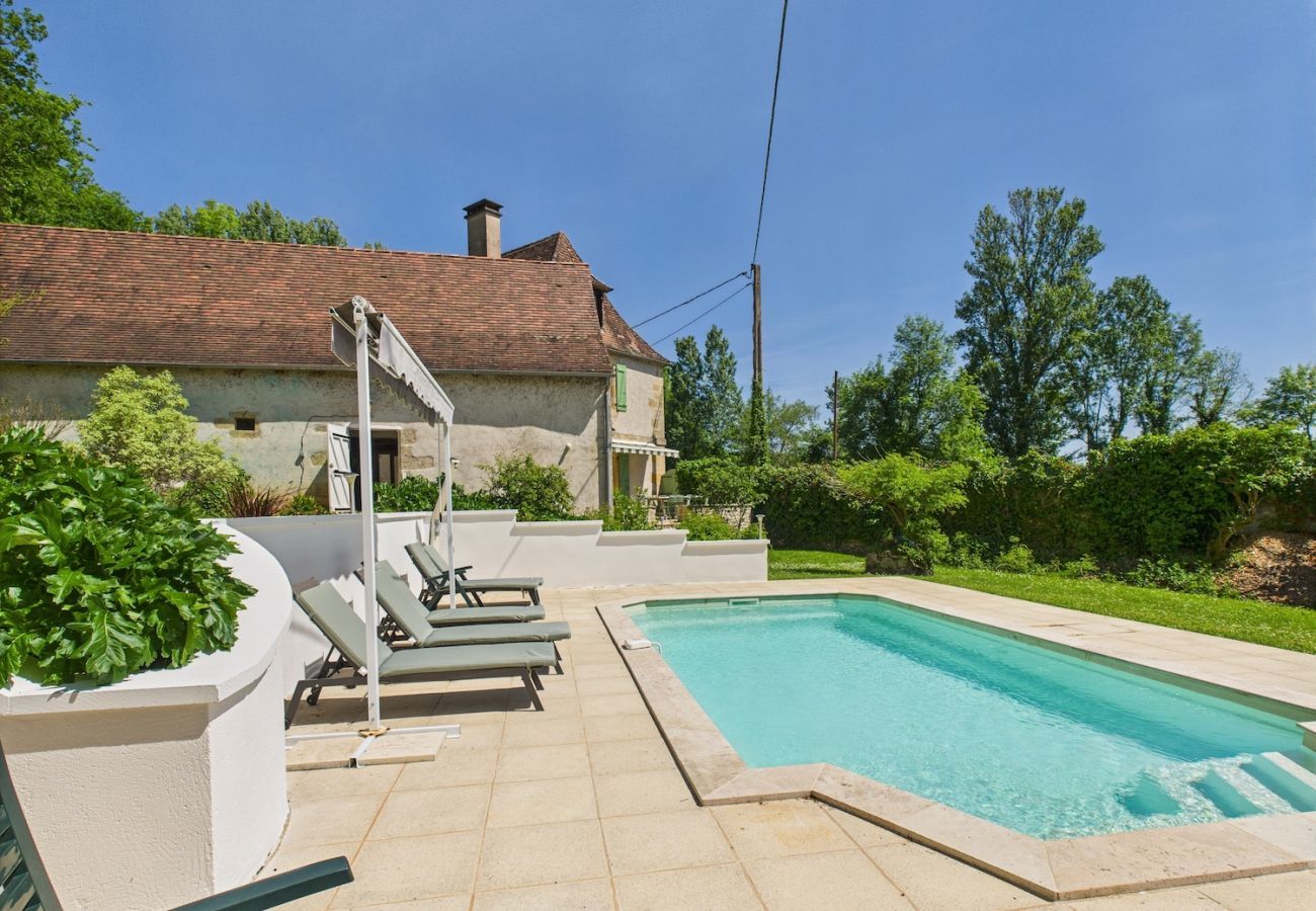 House in Thonac - Villa “Le Roc” for 11, garden and swimming pool