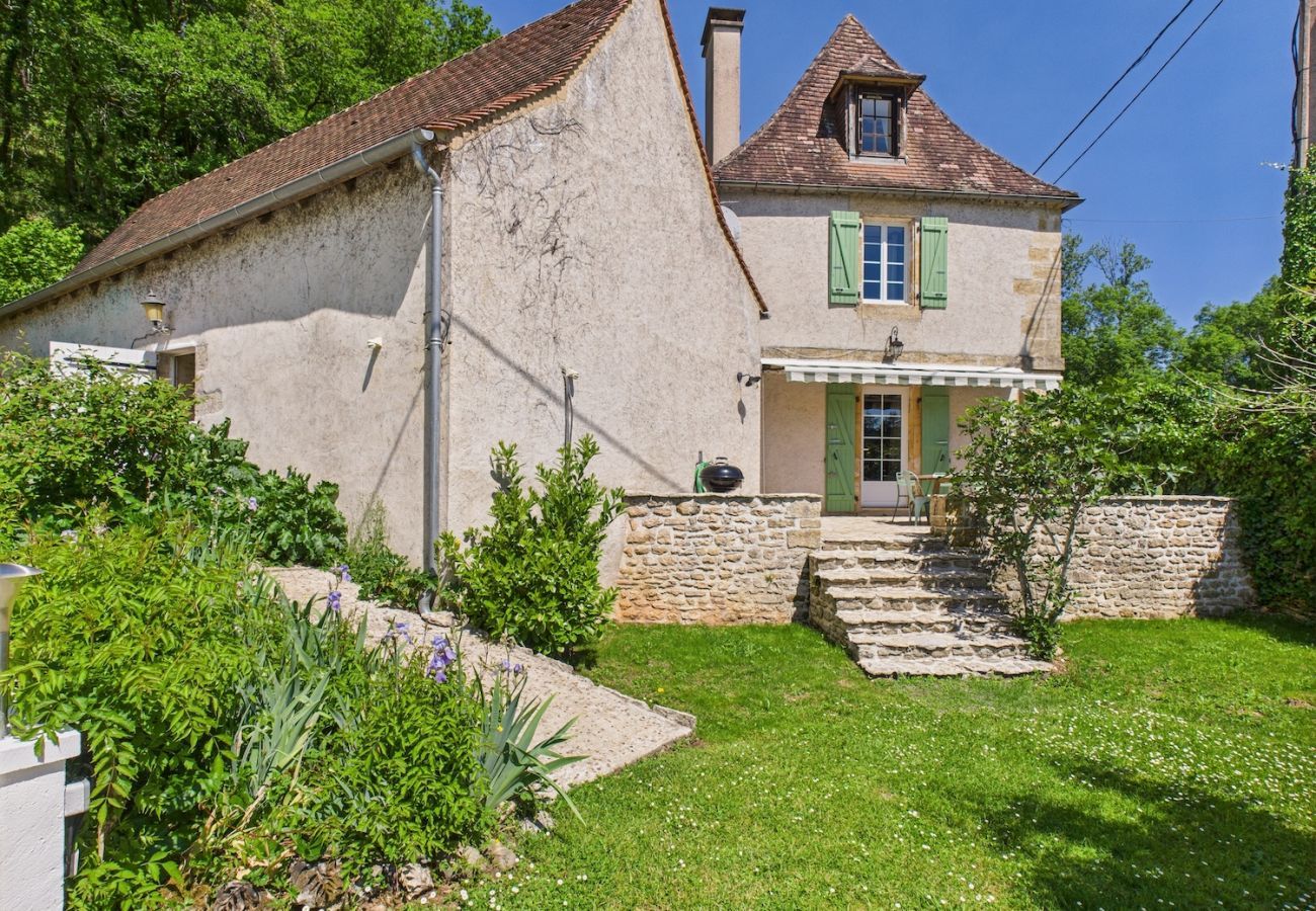 House in Thonac - Villa “Le Roc” for 11, garden and swimming pool