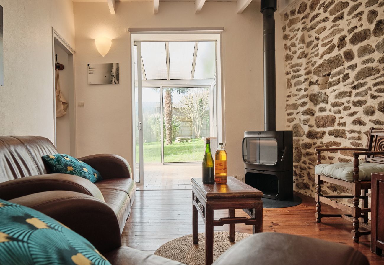 House in Plouguerneau - Charming stone house with garden in Lilia