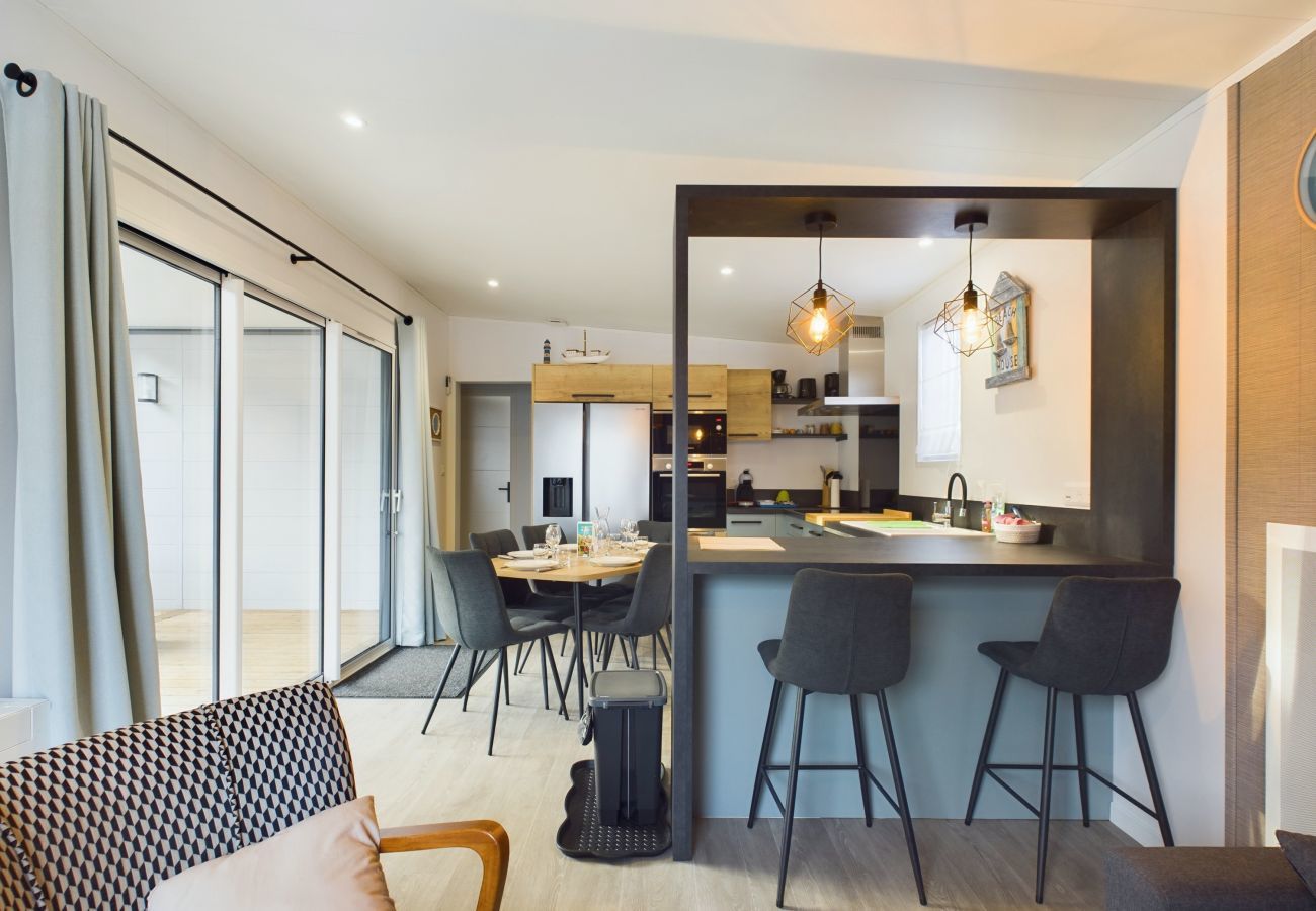 Chalet in Saint-Gilles-Croix-de-Vie - Pretty chalet for 6, heated swimming pool all year