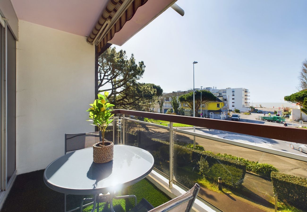 Apartment in La Baule-Escoublac - Apartment with sea view 150m from the beach