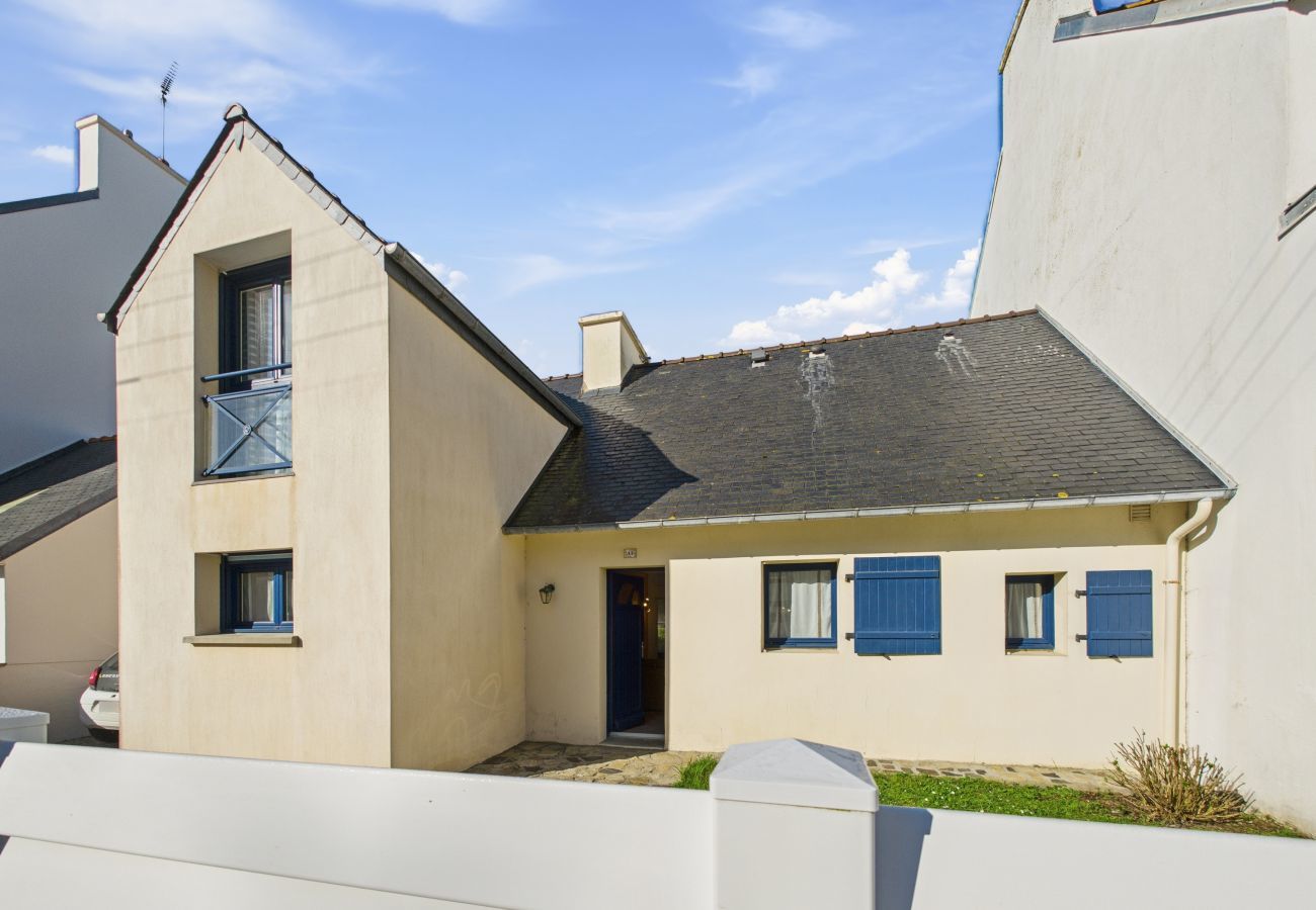 House in Le Guilvinec - House with veranda for 6, 400m from the beach 