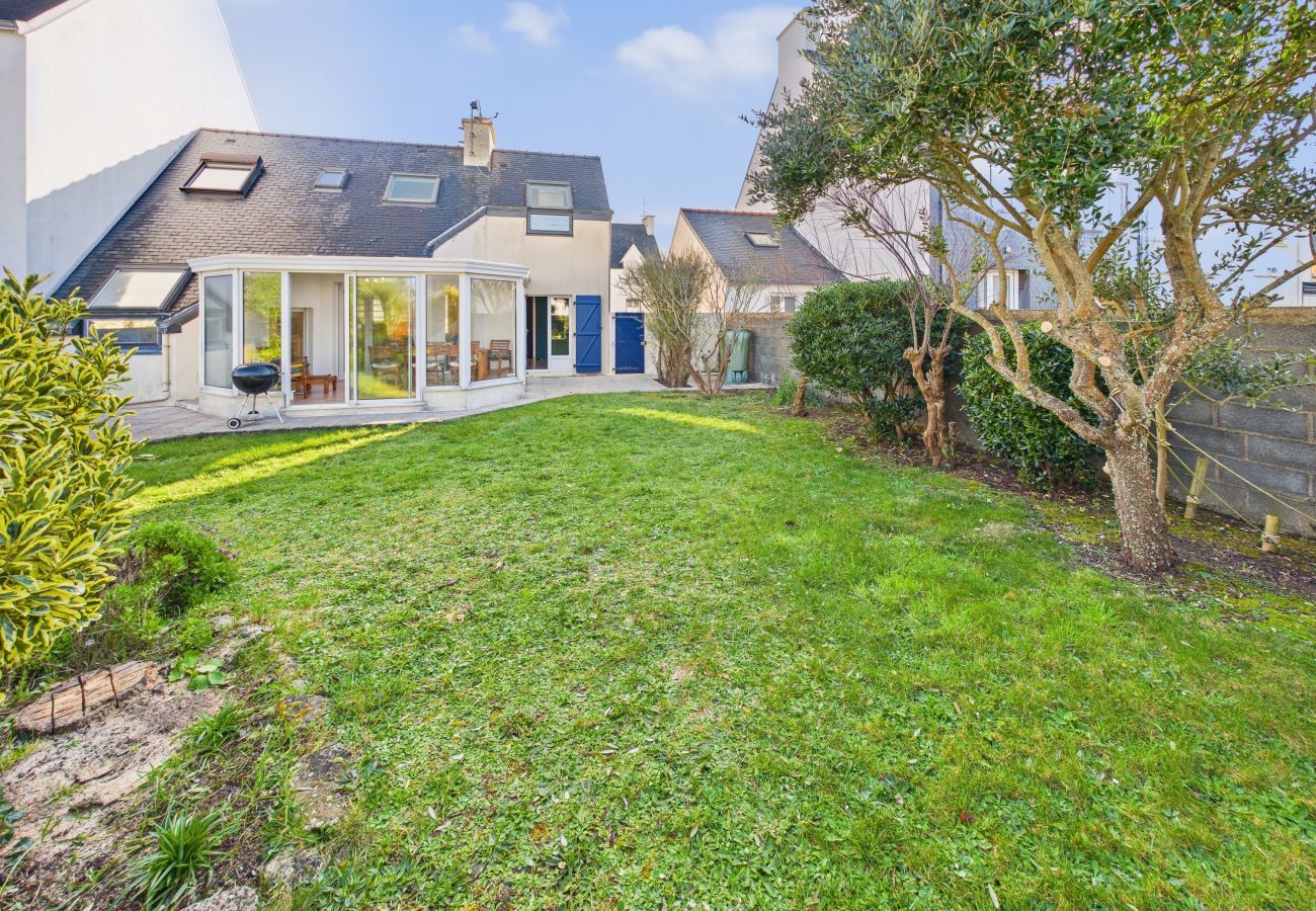 House in Le Guilvinec - House with veranda for 6, 400m from the beach 