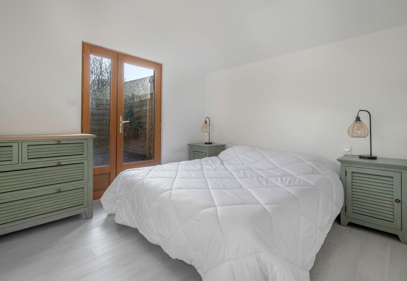 House in La Plaine-sur-Mer - House with an extension for 11 at 800m from the sea