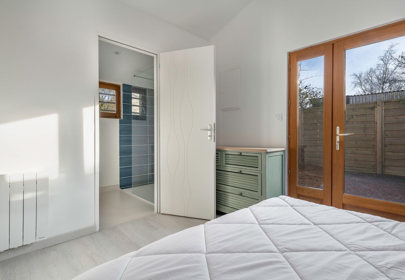 House in La Plaine-sur-Mer - House with an extension for 11 at 800m from the sea