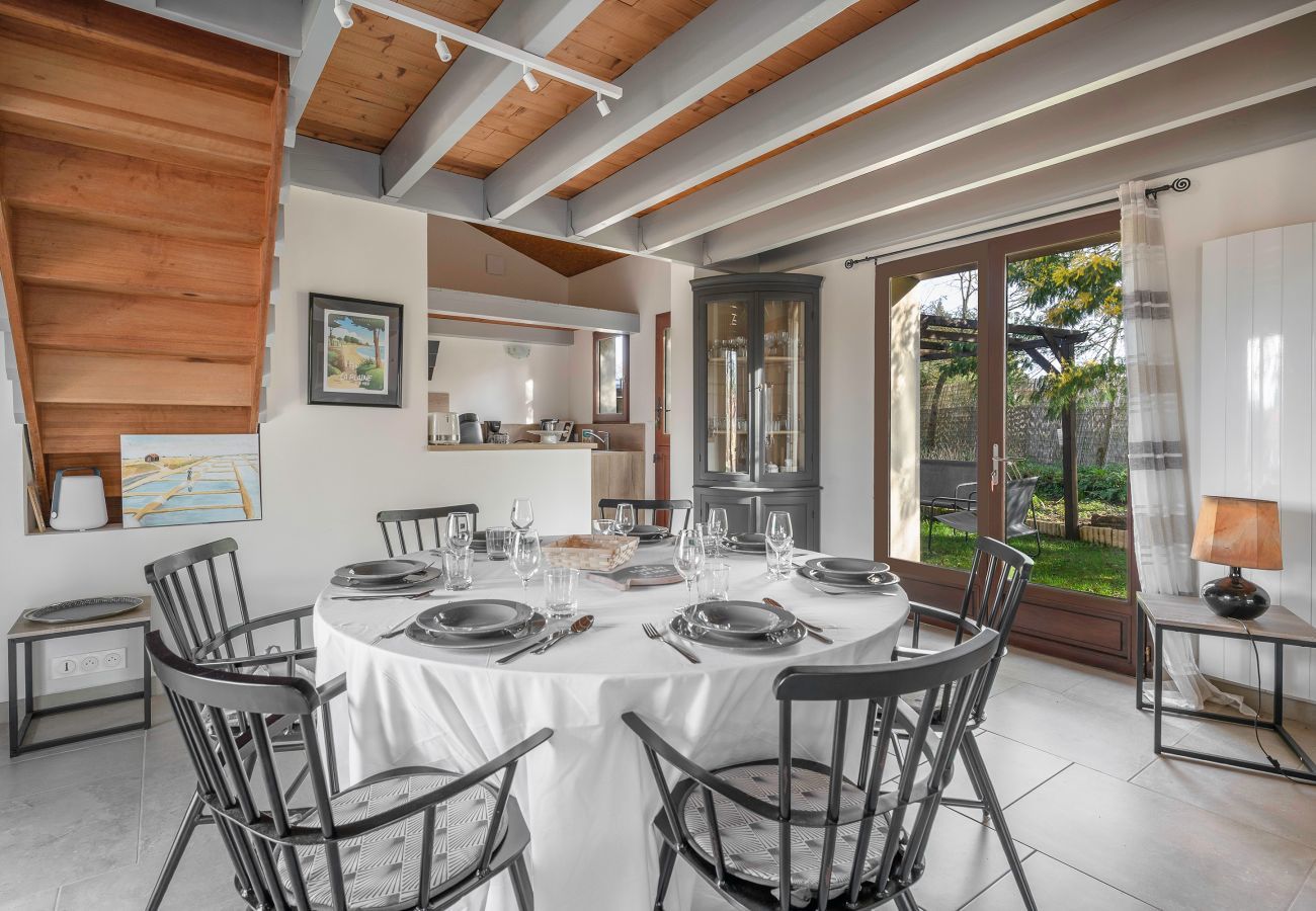 House in La Plaine-sur-Mer - House with an extension for 11 at 800m from the sea