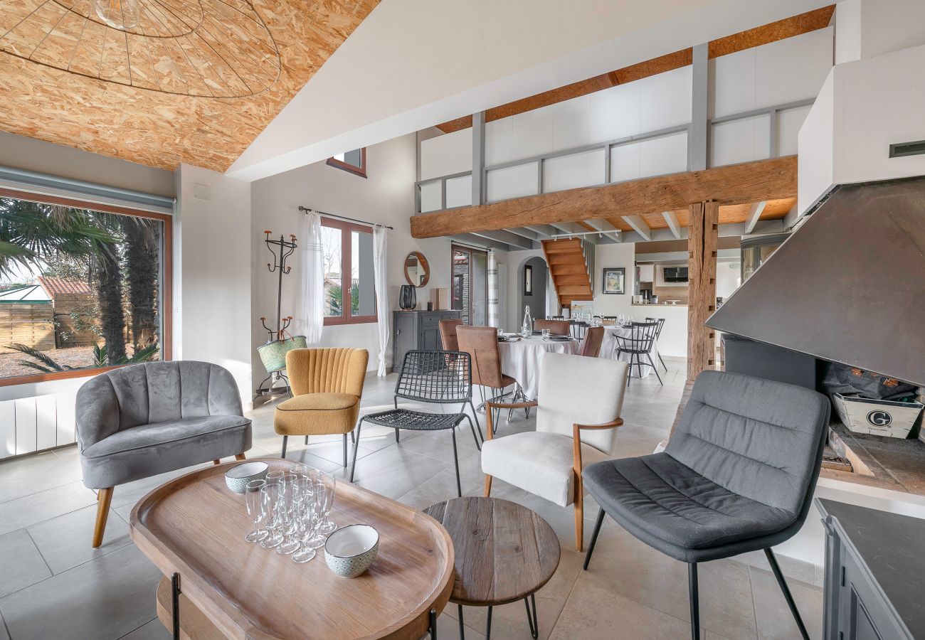 House in La Plaine-sur-Mer - House with an extension for 11 at 800m from the sea