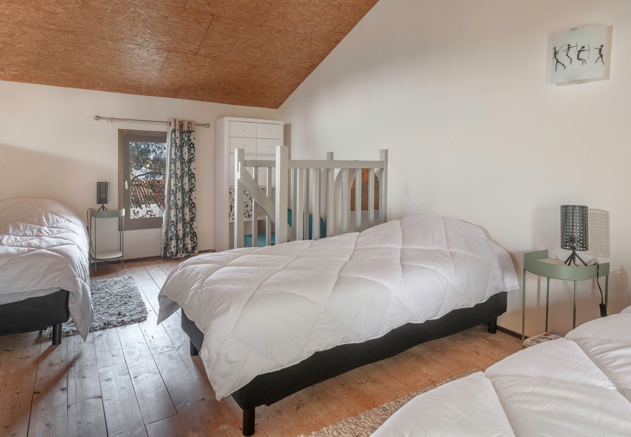 House in La Plaine-sur-Mer - House with an extension for 11 at 800m from the sea