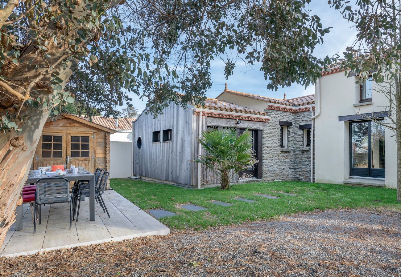 House in La Plaine-sur-Mer - House with an extension for 11 at 800m from the sea