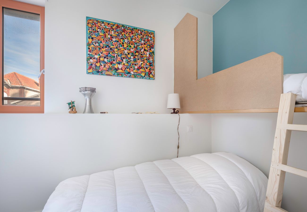 House in Préfailles - Sea view, 30m from beach, 5 adults & 1 child