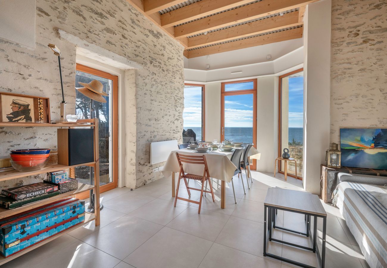House in Préfailles - Sea view, 30m from beach, 5 adults & 1 child