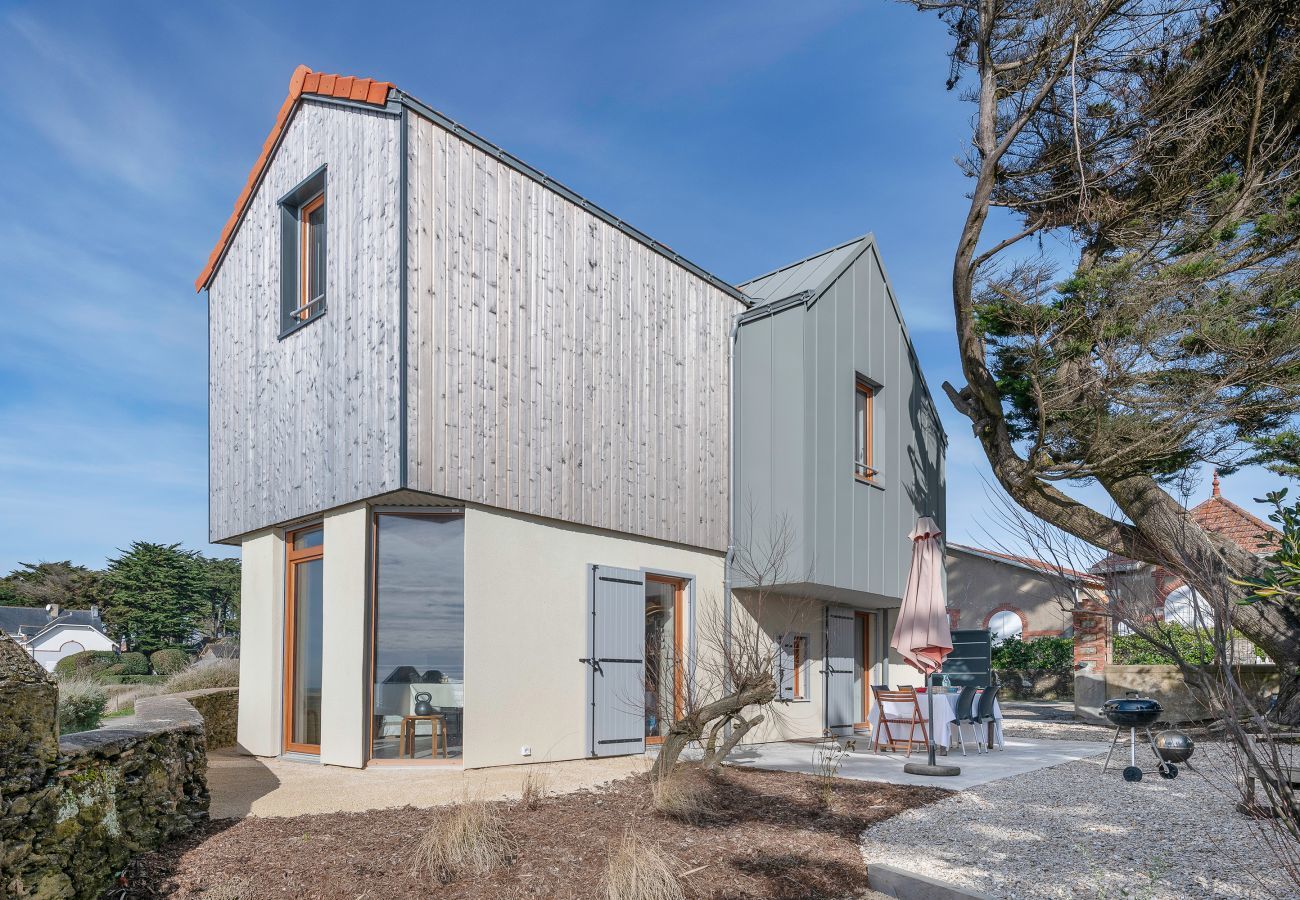 House in Préfailles - Sea view, 30m from beach, 5 adults & 1 child