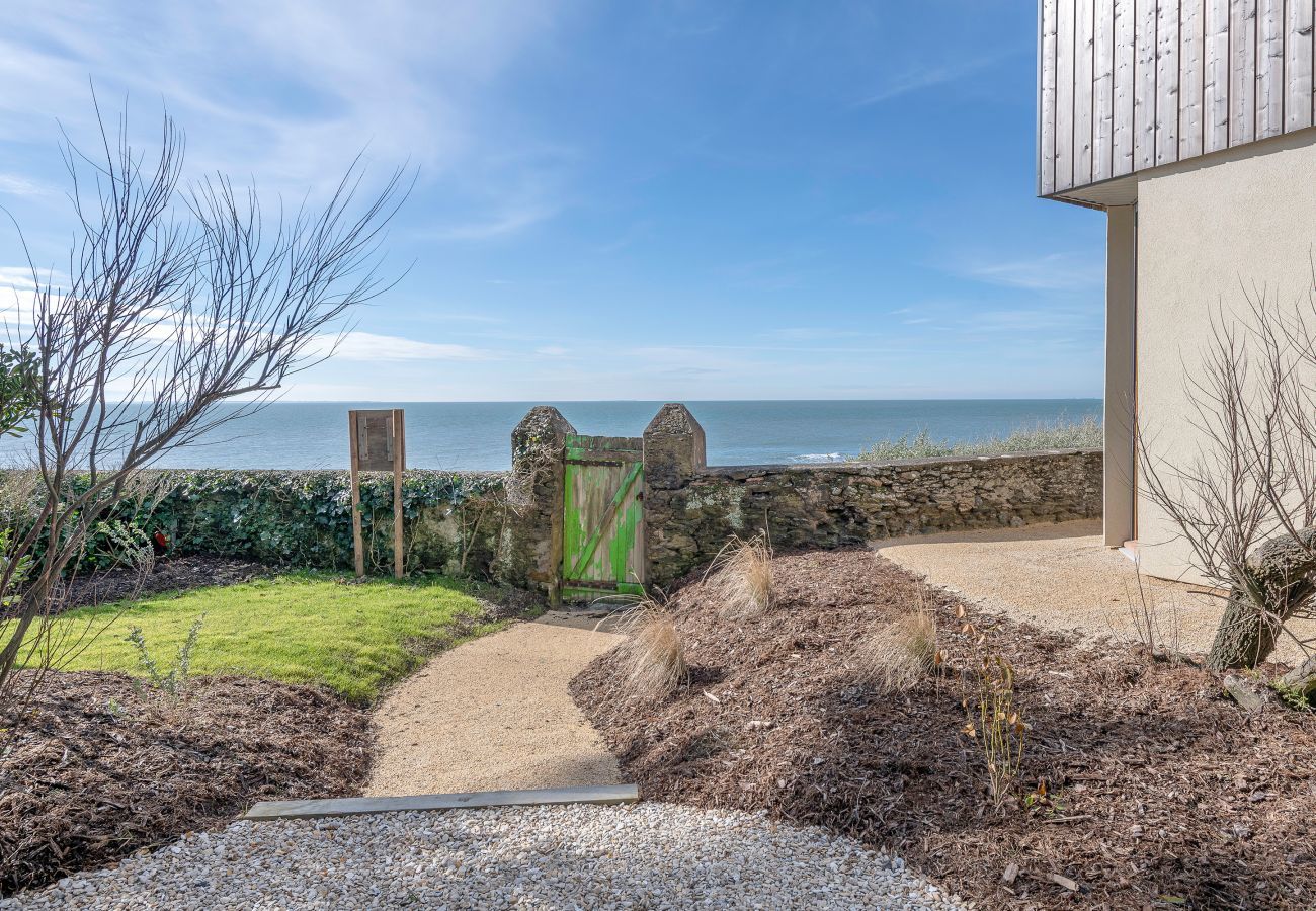 House in Préfailles - Sea view, 30m from beach, 5 adults & 1 child