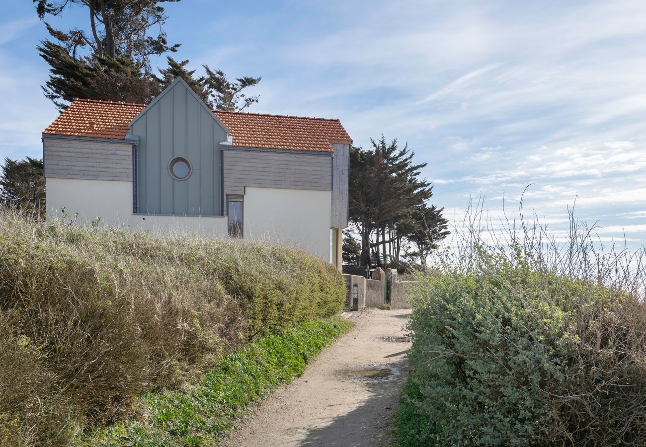 House in Préfailles - Sea view, 30m from beach, 5 adults & 1 child