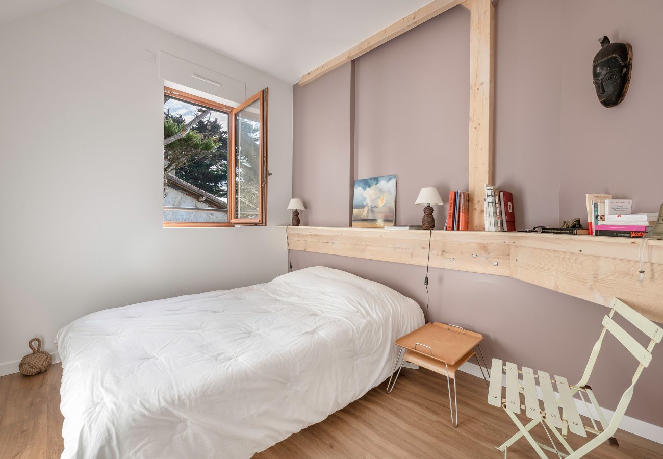 House in Préfailles - Sea view, 30m from beach, 5 adults & 1 child