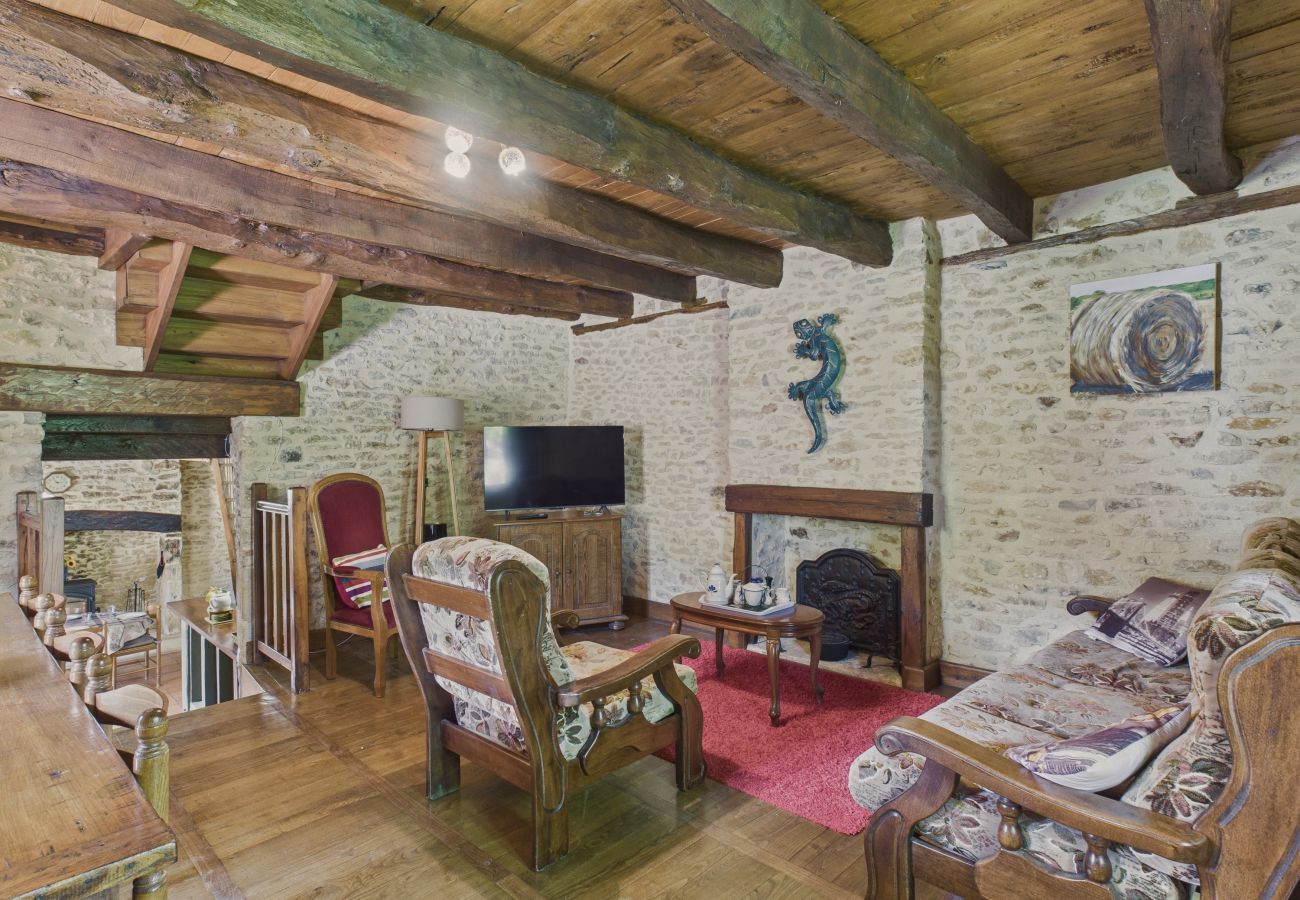 House in Saint-Crépin-et-Carlucet - Country house for 6 with swimming pool and garden