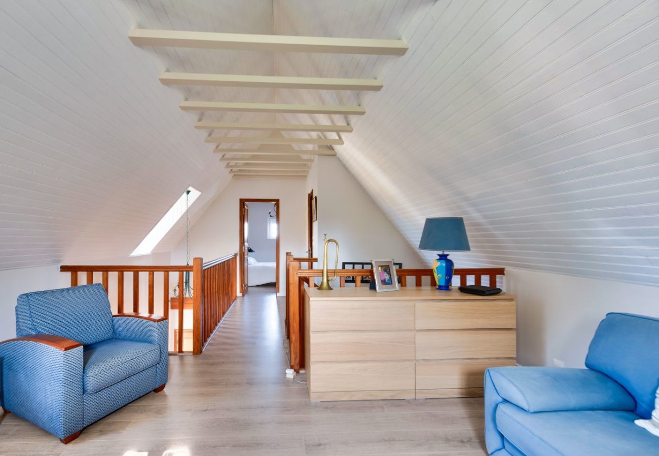 House in Plougrescant - Ideal for 8 adults and 5 children -  200m beach