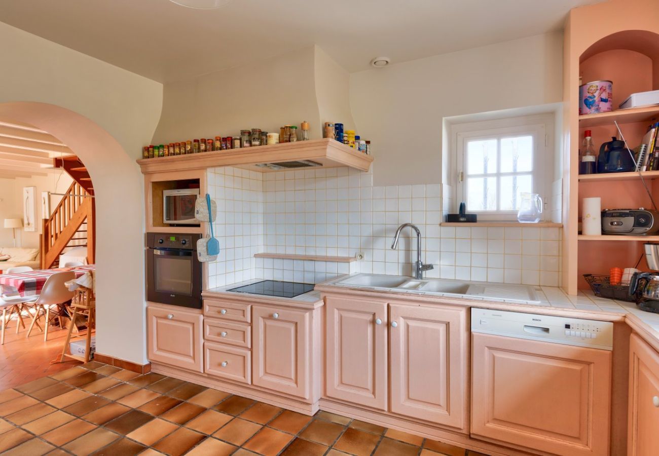 House in Plougrescant - Ideal for 8 adults and 5 children -  200m beach