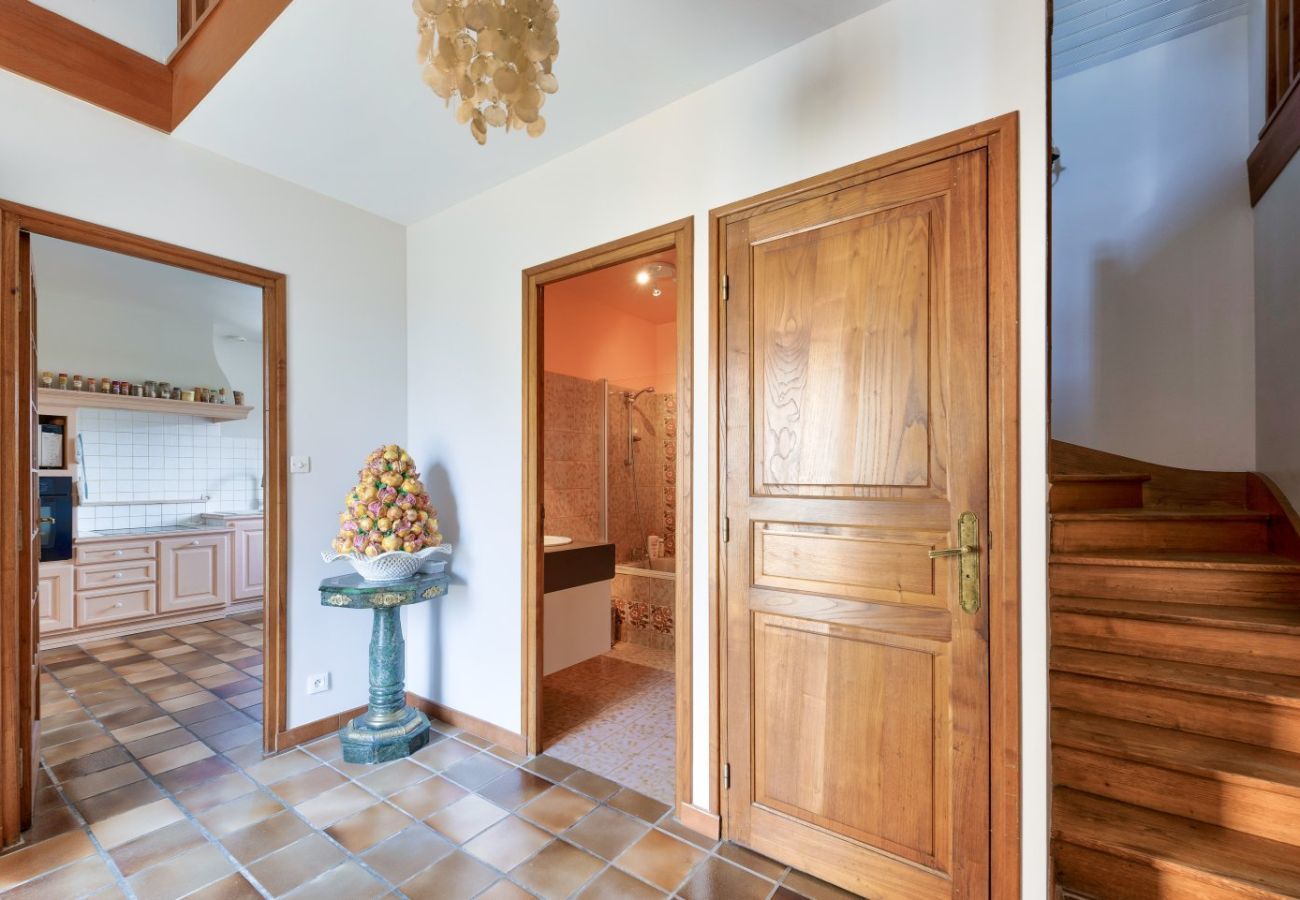 House in Plougrescant - Ideal for 8 adults and 5 children -  200m beach