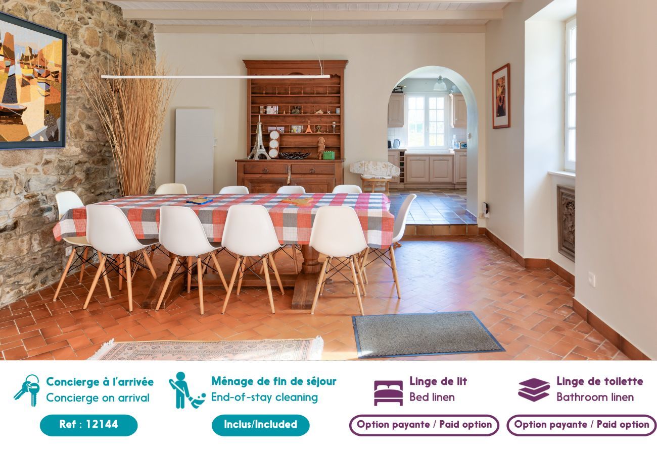 House in Plougrescant - Ideal for 8 adults and 5 children -  200m beach