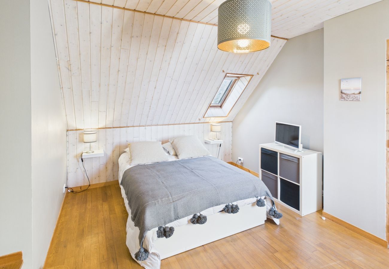 House in Plomeur - House for 10 people with large exterior