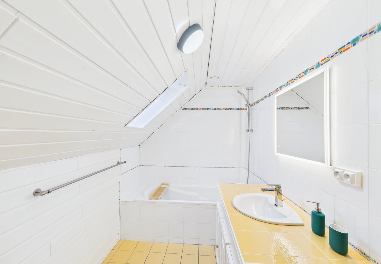 House in Plomeur - House for 10 people with large exterior