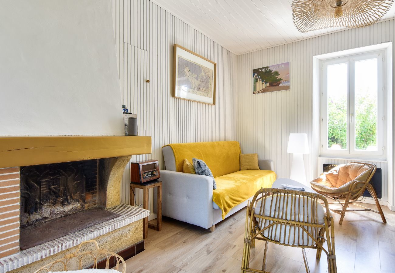 House in Barbâtre - House with garden for 4 - 800m from the beach