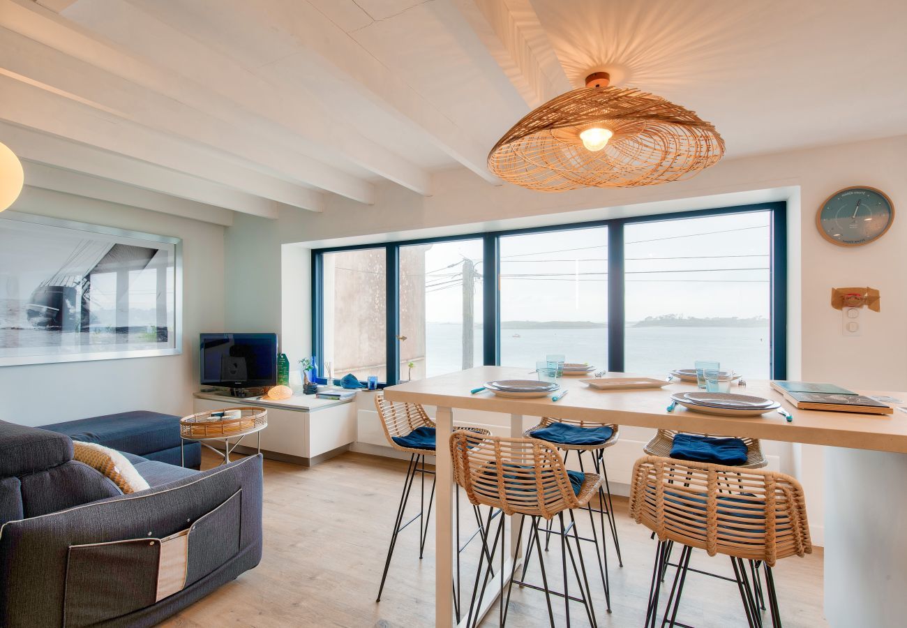 House in Landéda - Exceptional view - House for 4 - 100m beach