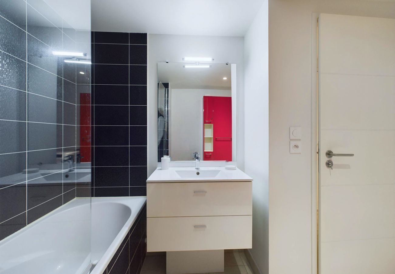 Apartment in La Baule-Escoublac - Stay for 4 – Near Station & Lajarrige – Large Terrace