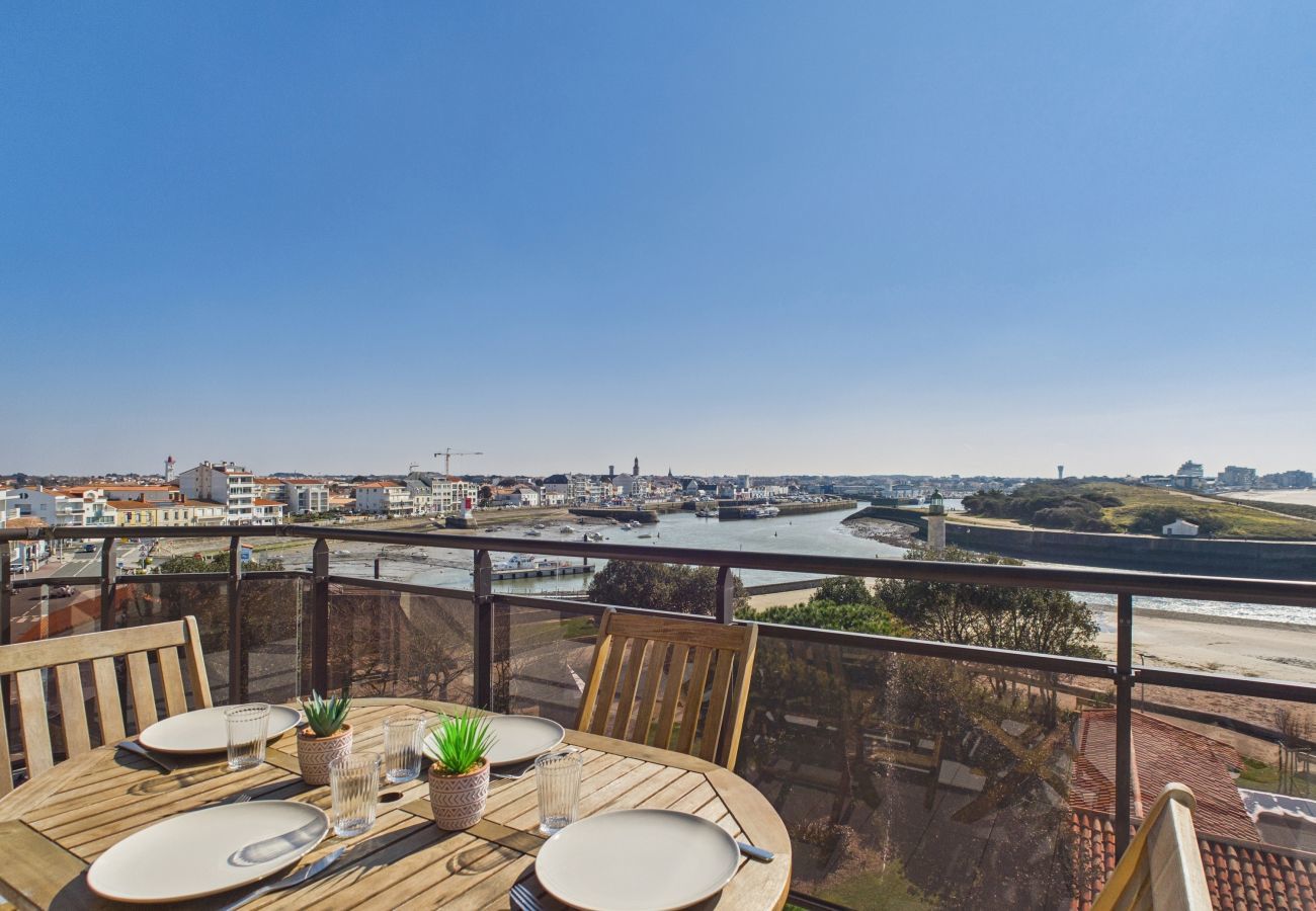 Apartment in Saint-Gilles-Croix-de-Vie - Superb sea and port view - 350m from the beach