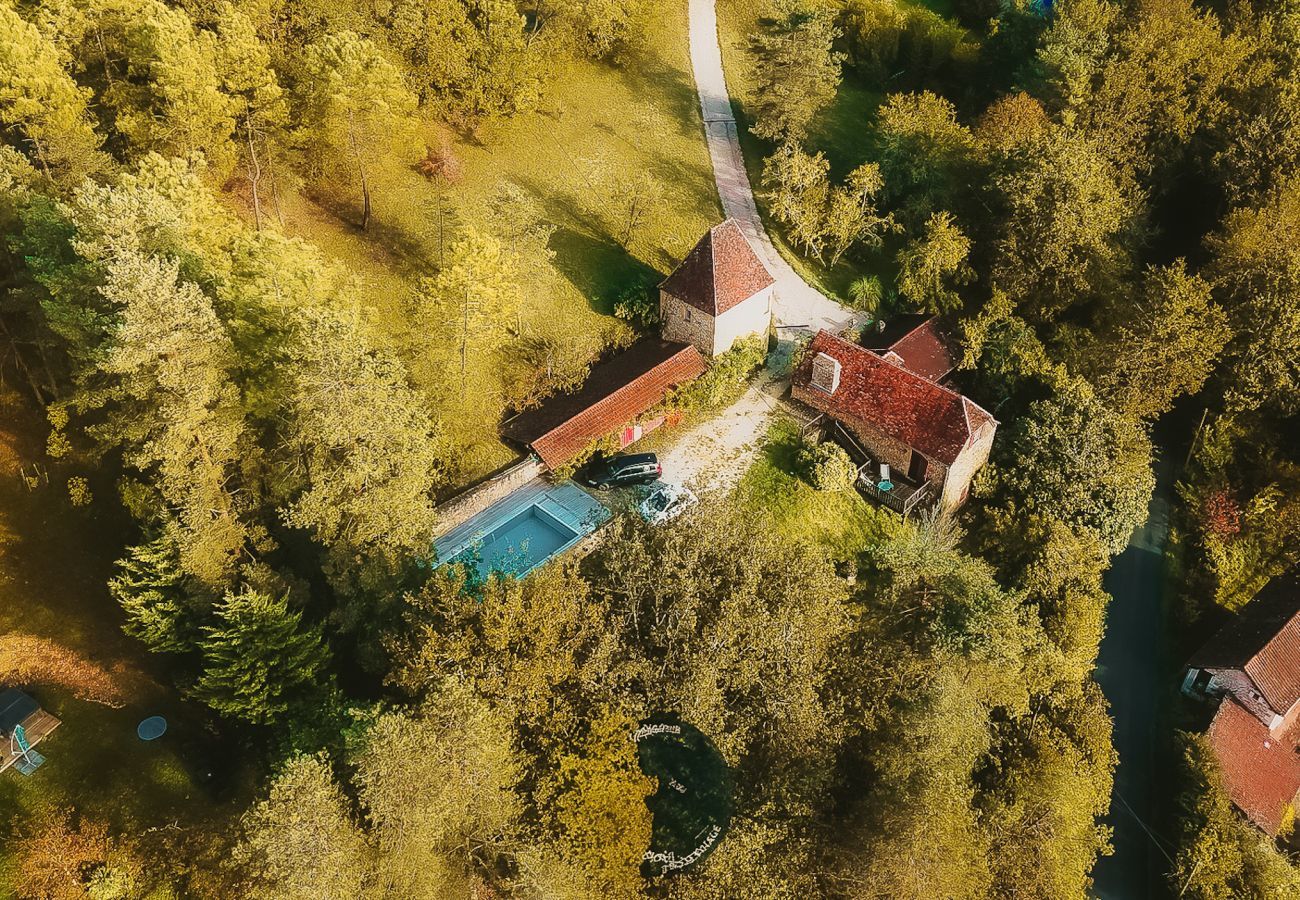 House in Saint-Léon-sur-Vézère - Beautiful house with heated pool for 6