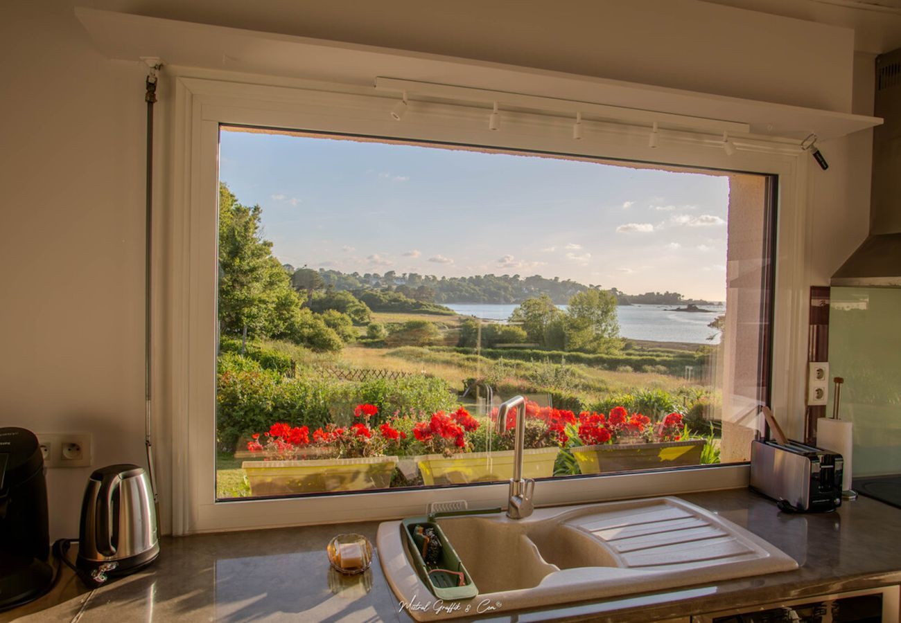 House in Penvénan - House for 7 Grand Bambou - superb sea view