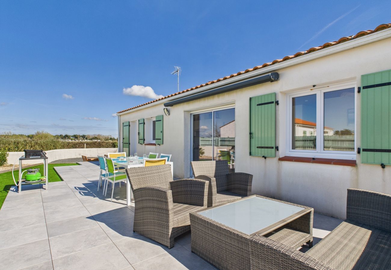 House in Saint-Hilaire-de-Riez - Beautiful House with Outdoor Space for 6 