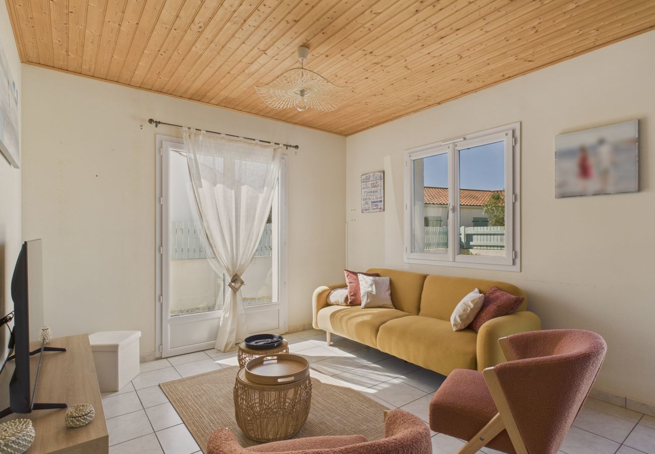 House in Saint-Hilaire-de-Riez - Beautiful House with Outdoor Space for 6 