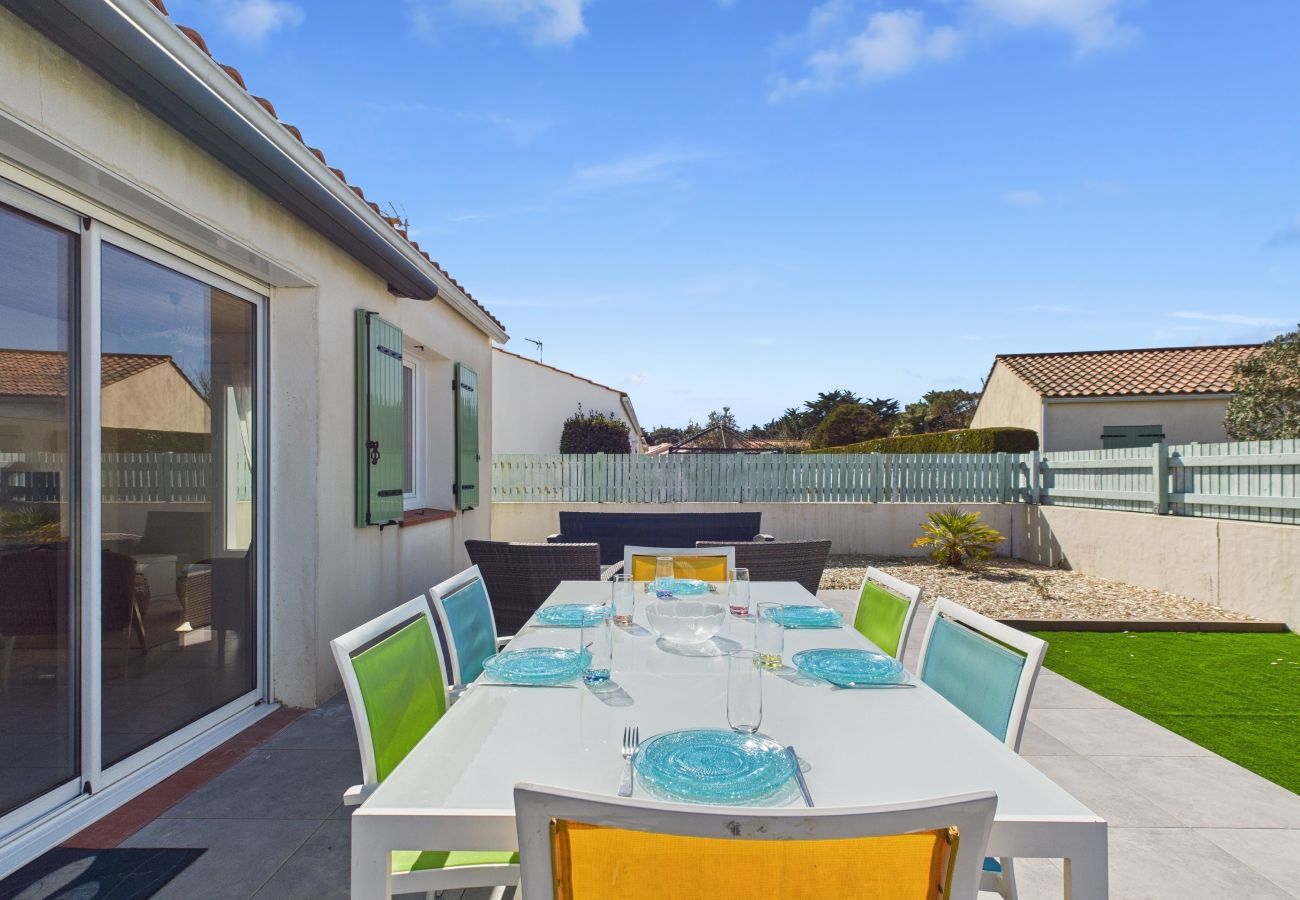 House in Saint-Hilaire-de-Riez - Beautiful House with Outdoor Space for 6 