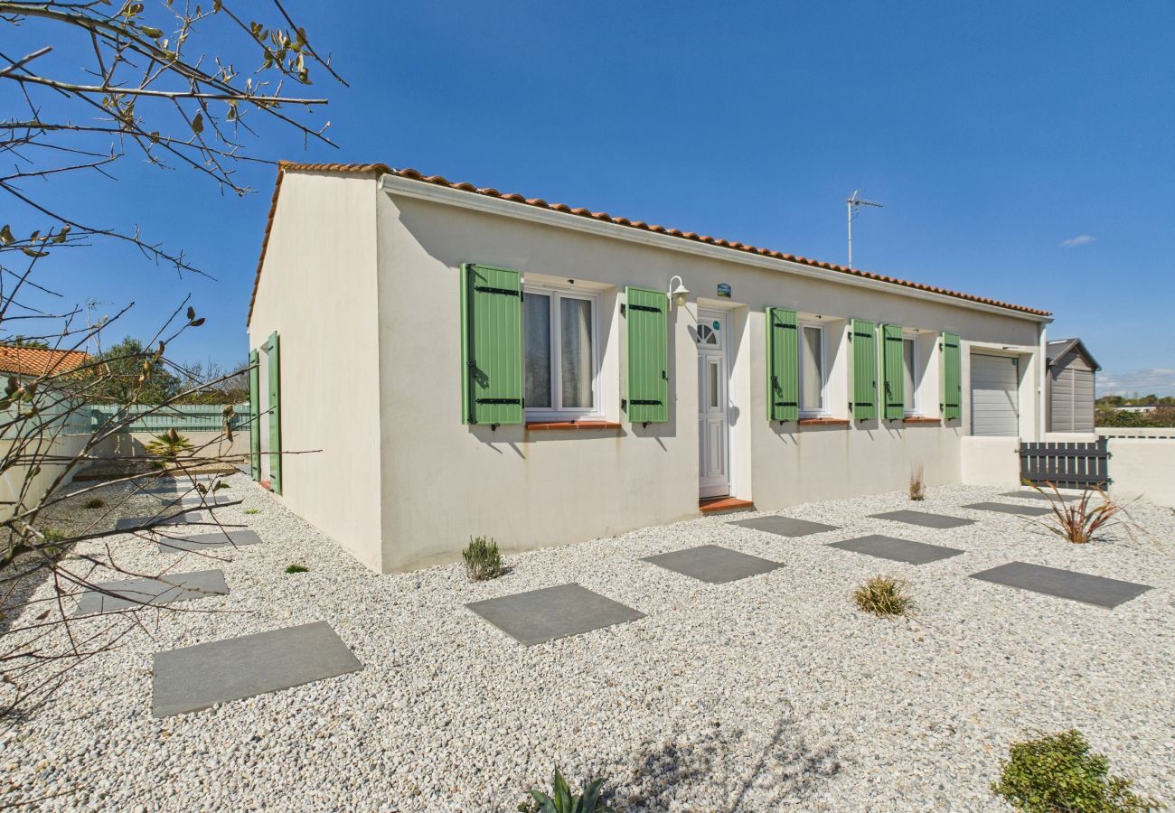 House in Saint-Hilaire-de-Riez - Beautiful House with Outdoor Space for 6 