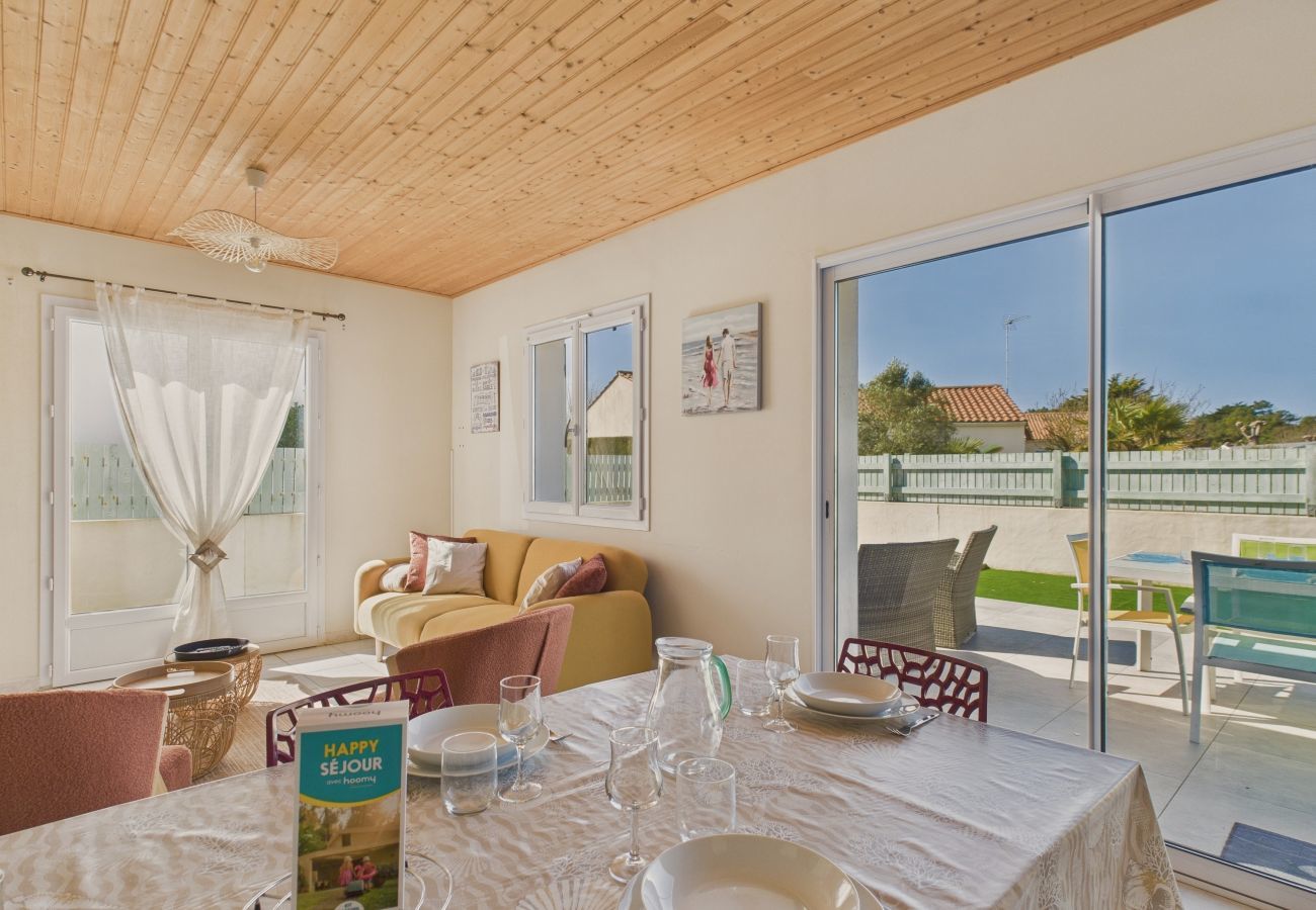 House in Saint-Hilaire-de-Riez - Beautiful House with Outdoor Space for 6 