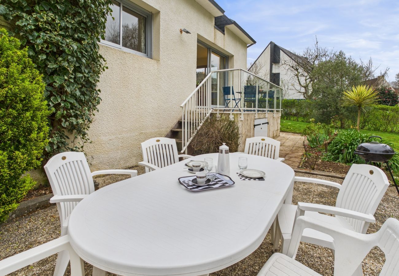 House in La Forêt-Fouesnant - House with garden for 8 adults & 2 kids