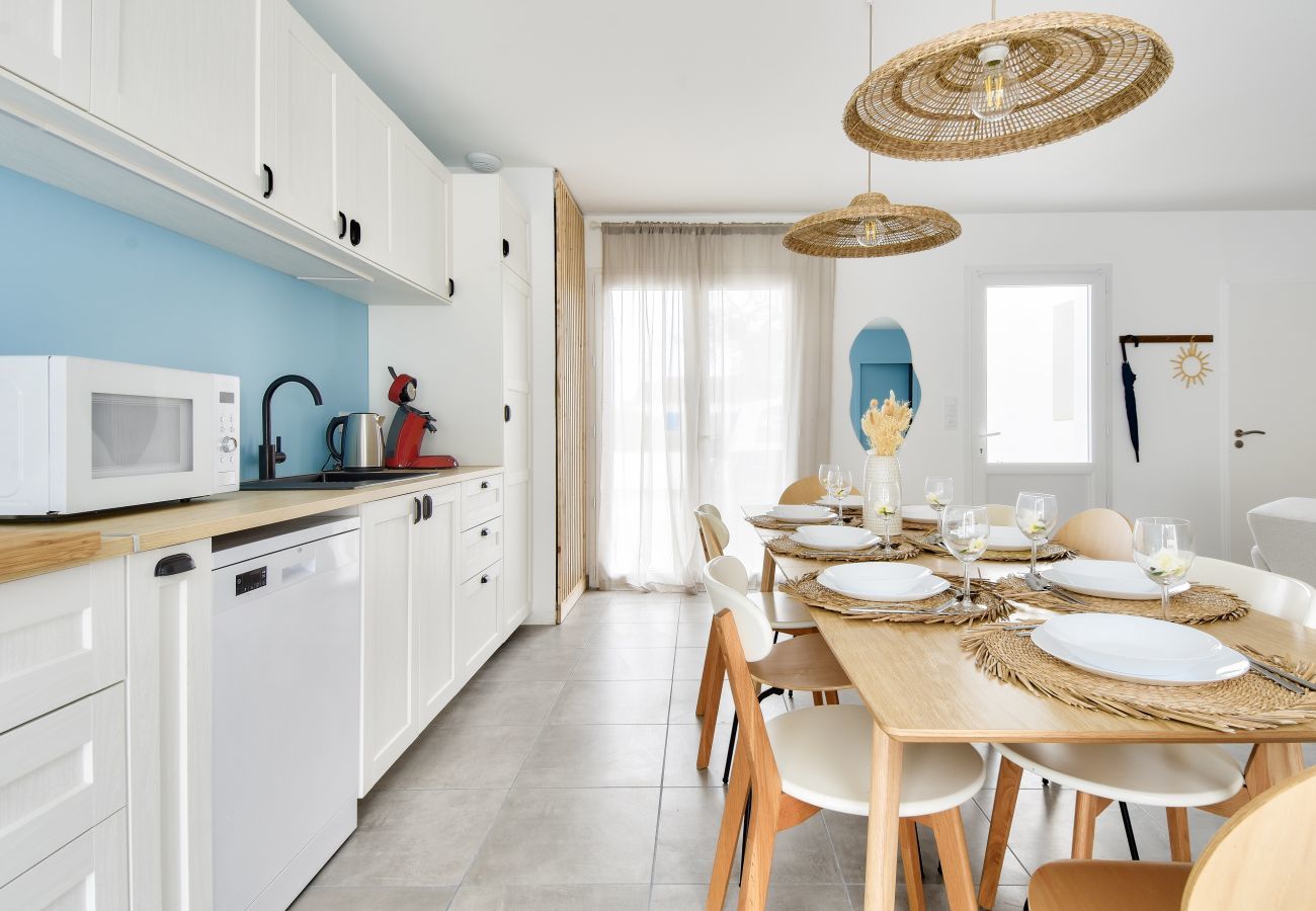 House in La Guérinière - Beautiful house for 8- 400m from the beach- terrace