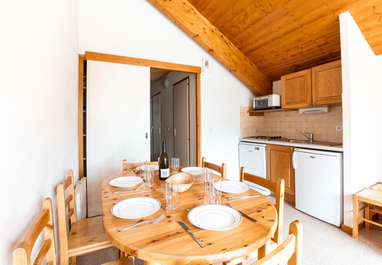 Apartment in Le Dévoluy - 150m from the slopes, apartment for 8 with balcony