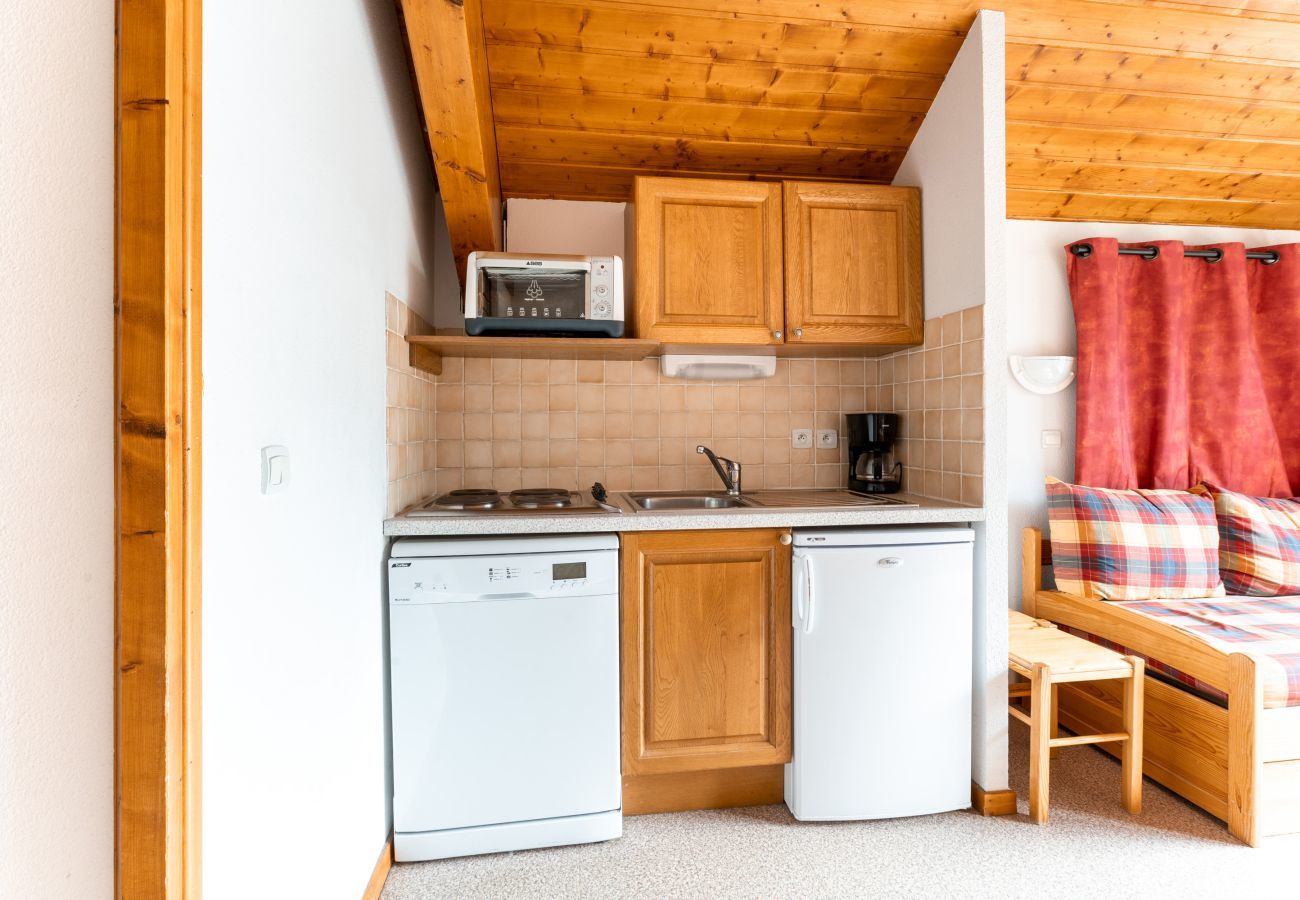 Apartment in Le Dévoluy - 150m from the slopes, apartment for 8 with balcony