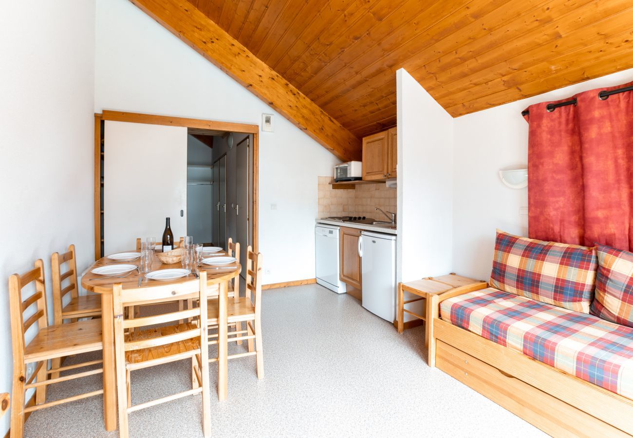 Apartment in Le Dévoluy - 150m from the slopes, apartment for 8 with balcony
