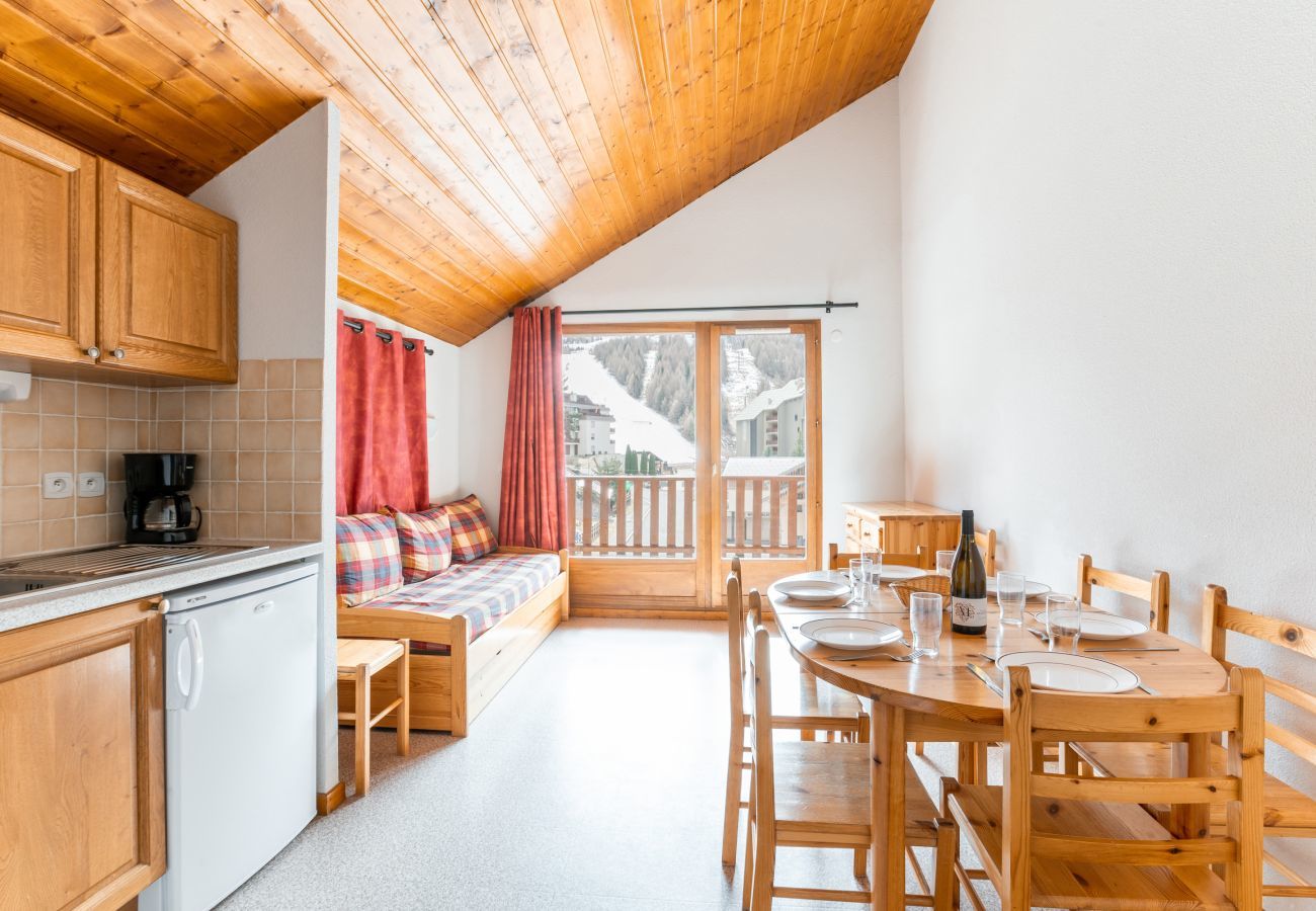Apartment in Le Dévoluy - 150m from the slopes, apartment for 8 with balcony
