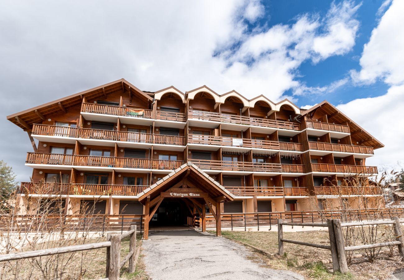 Apartment in Le Dévoluy - 150m from the slopes, apartment for 8 with balcony