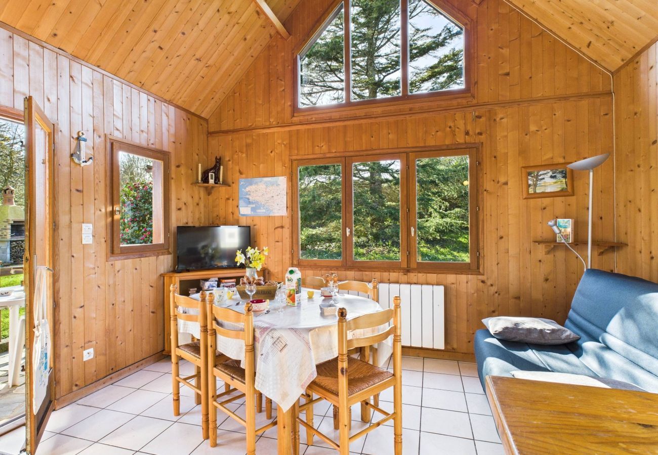 Chalet in Plurien - Chalet for 2 adults and 2 children - garden and terrace