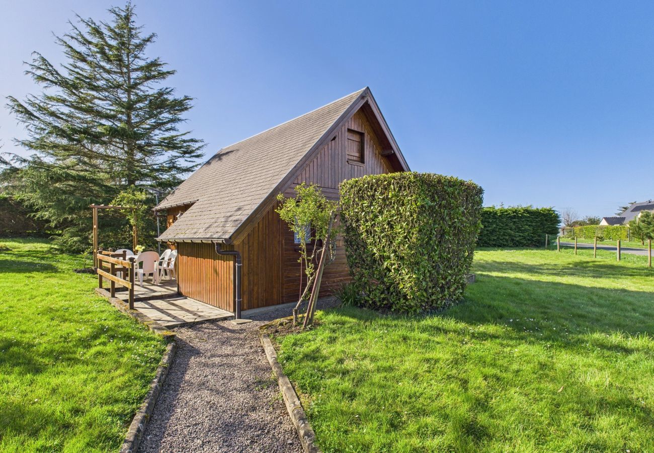 Chalet in Plurien - Chalet for 2 adults and 2 children - garden and terrace